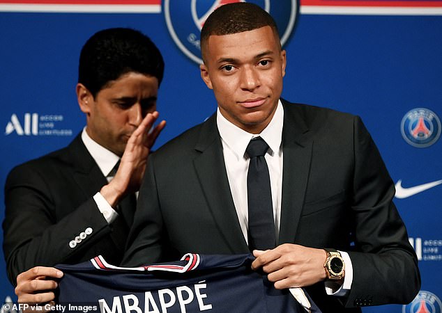 PSG đối mặt với vụ kiện tỷ đô: Tự ý khấu trừ lương của Mbappe, bất chấp phán quyết của LFP - Ảnh 1.