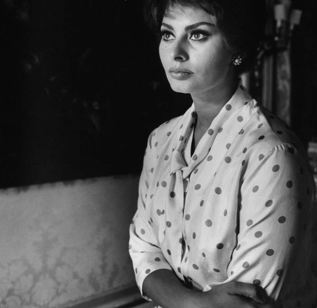 Sophia Loren - "sống trọn vẹn từng khoảnh khắc" ở tuổi 90 - Ảnh 8.